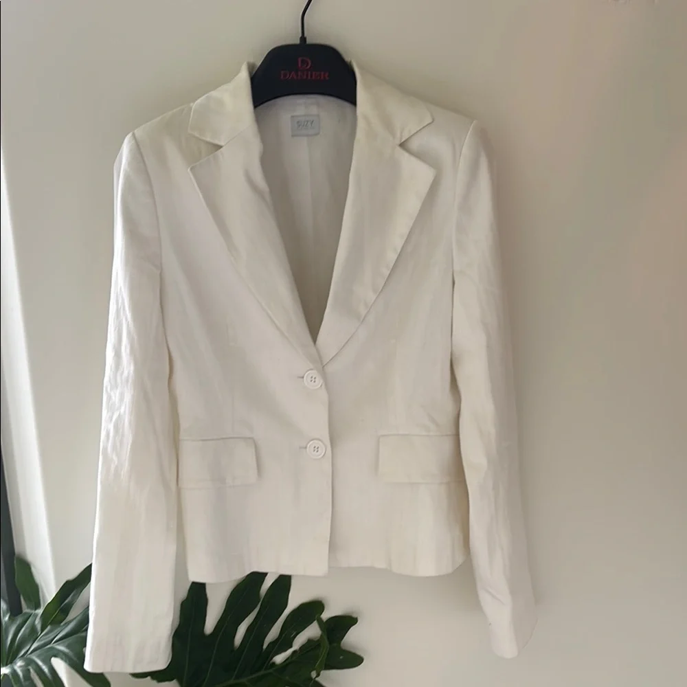 Suzy Shier White Blazer for Women - Picture 1 of 3